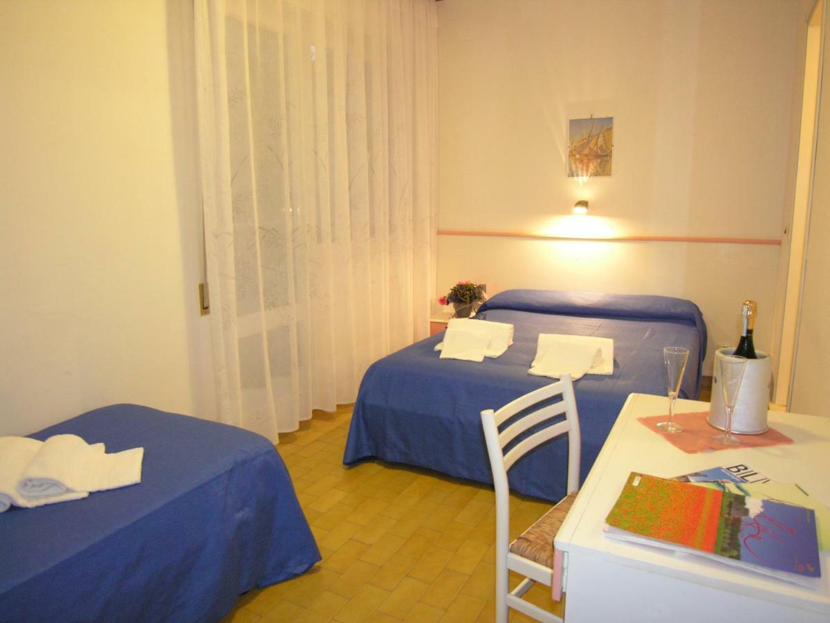 Hotel Garni Tahiti Бибионе Экстерьер фото
