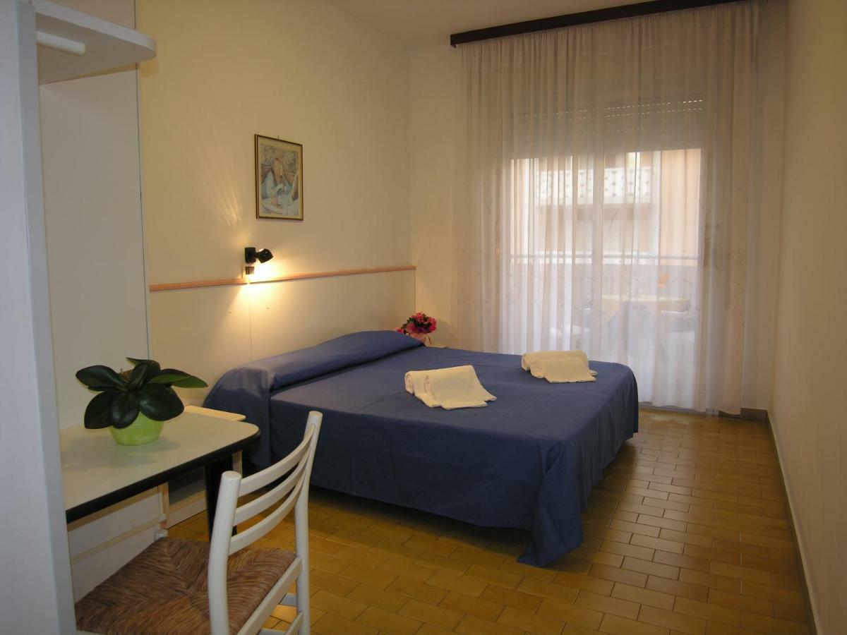 Hotel Garni Tahiti Бибионе Экстерьер фото