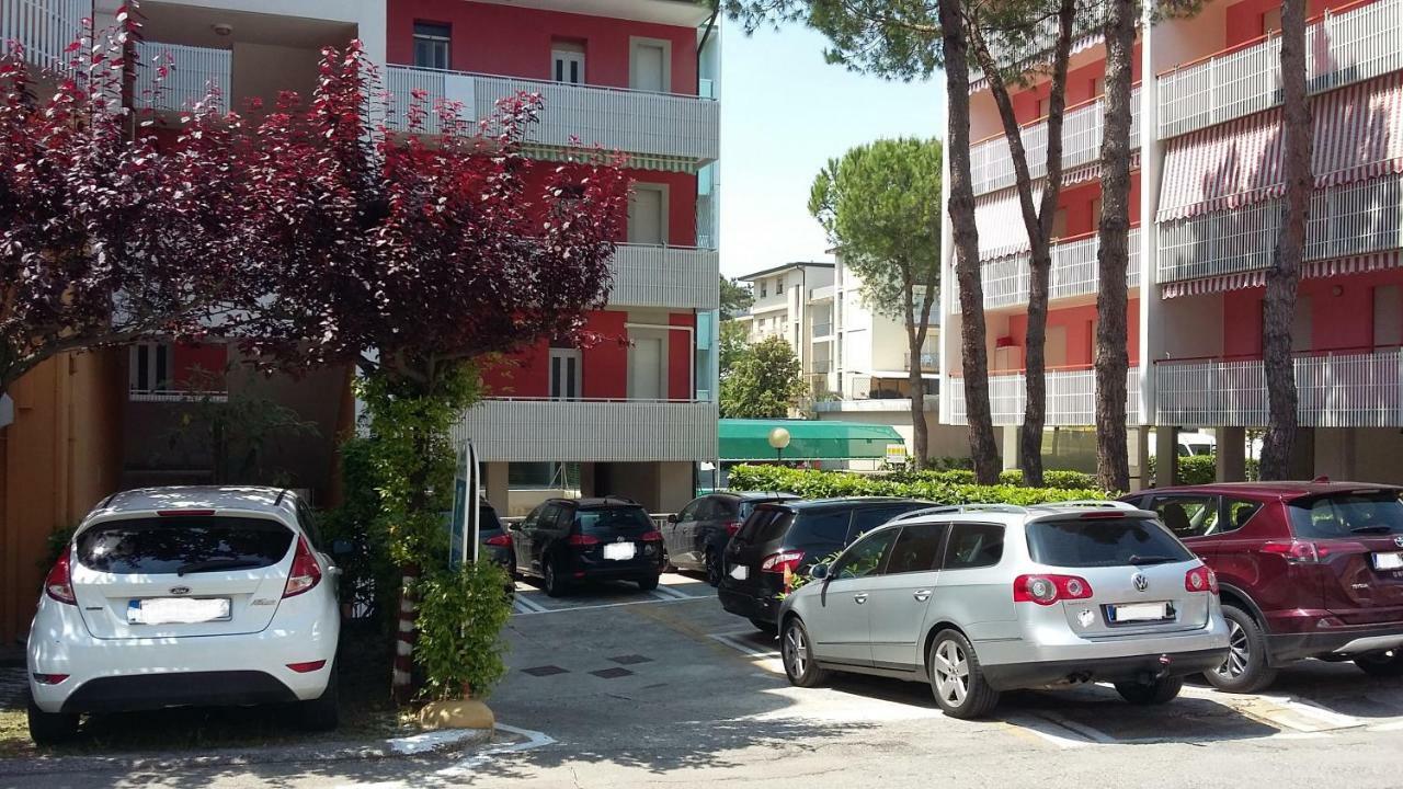 Hotel Garni Tahiti Бибионе Экстерьер фото