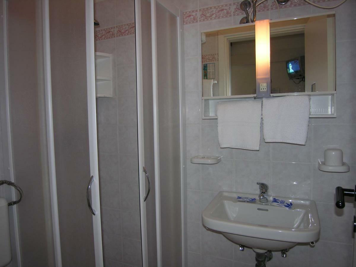 Hotel Garni Tahiti Бибионе Экстерьер фото