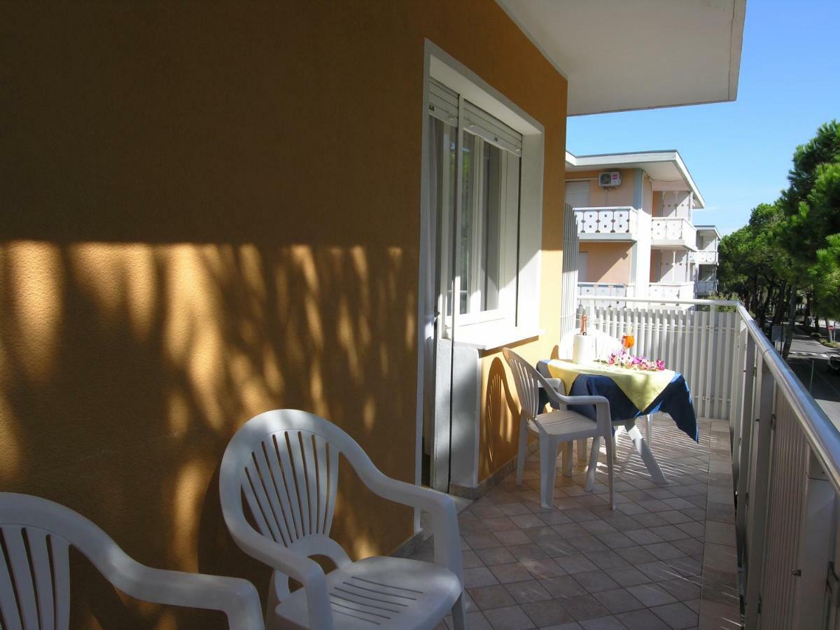 Hotel Garni Tahiti Бибионе Экстерьер фото